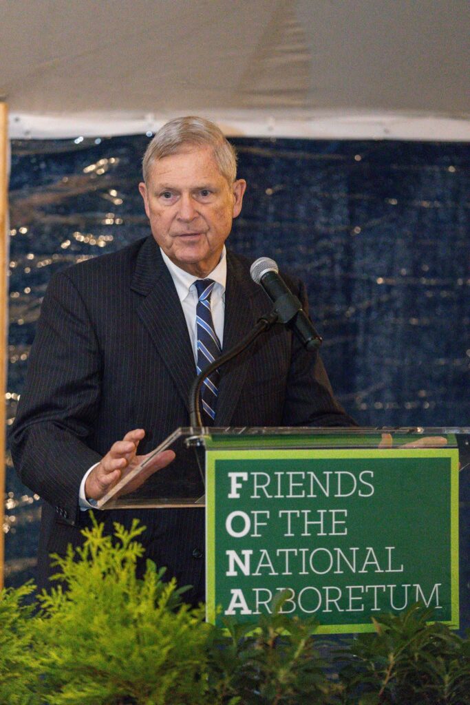 Tom Vilsack, Director of the USDA, speaking at Dinner Under the Stars.